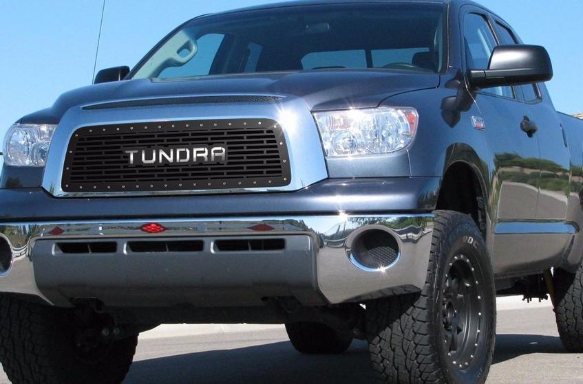 Toyota Tundra Grille ('07-'09) with Silver TUNDRA logo